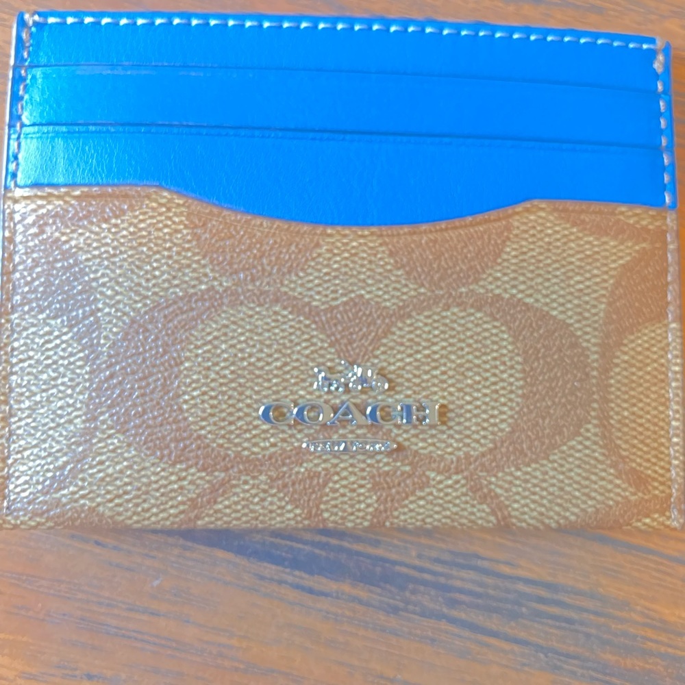 Coach - Picture 3 of 6
